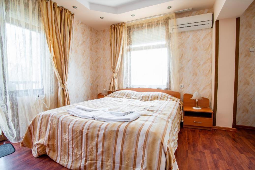 Hotel Раѝ Hisarya Exterior foto